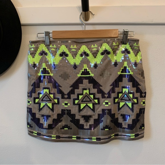 Express Sequined Skirt - Picture 2 of 3